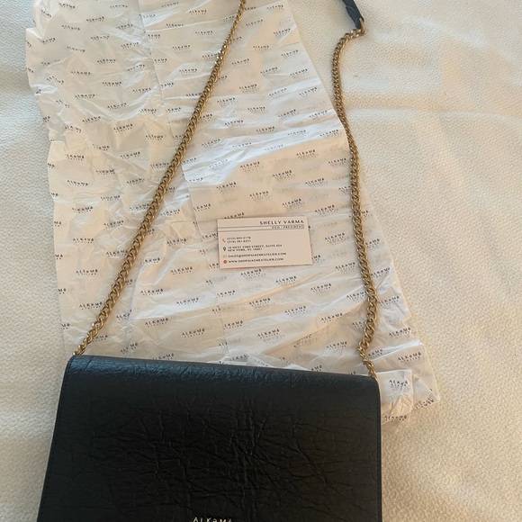 NEW Earth Pebbled Vegan Leather Black Crossbody Handbag w/ Duster - Picture 11 of 16